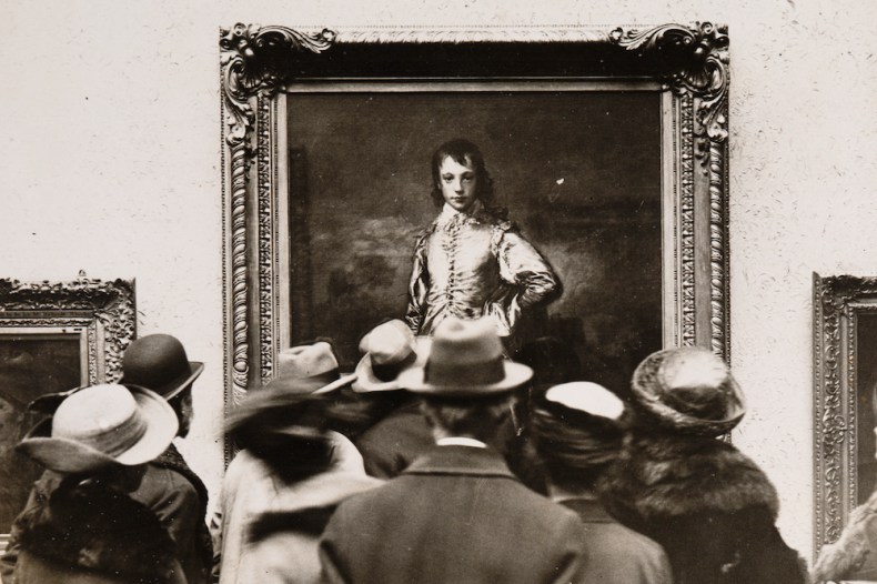 Gainsborough’s Blue Boy at the National Gallery in 1922.