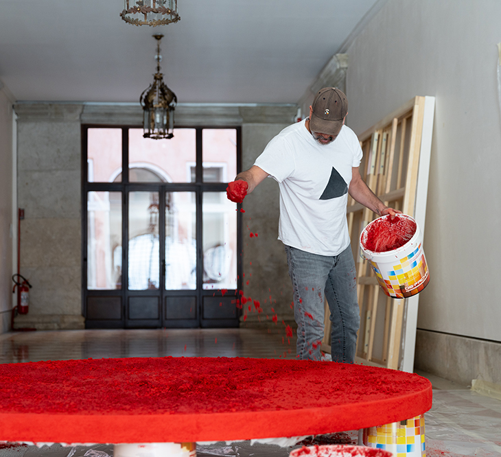 Bosco Sodi at work in the Palazzo Vendramin Grimani. Courtesy the artist