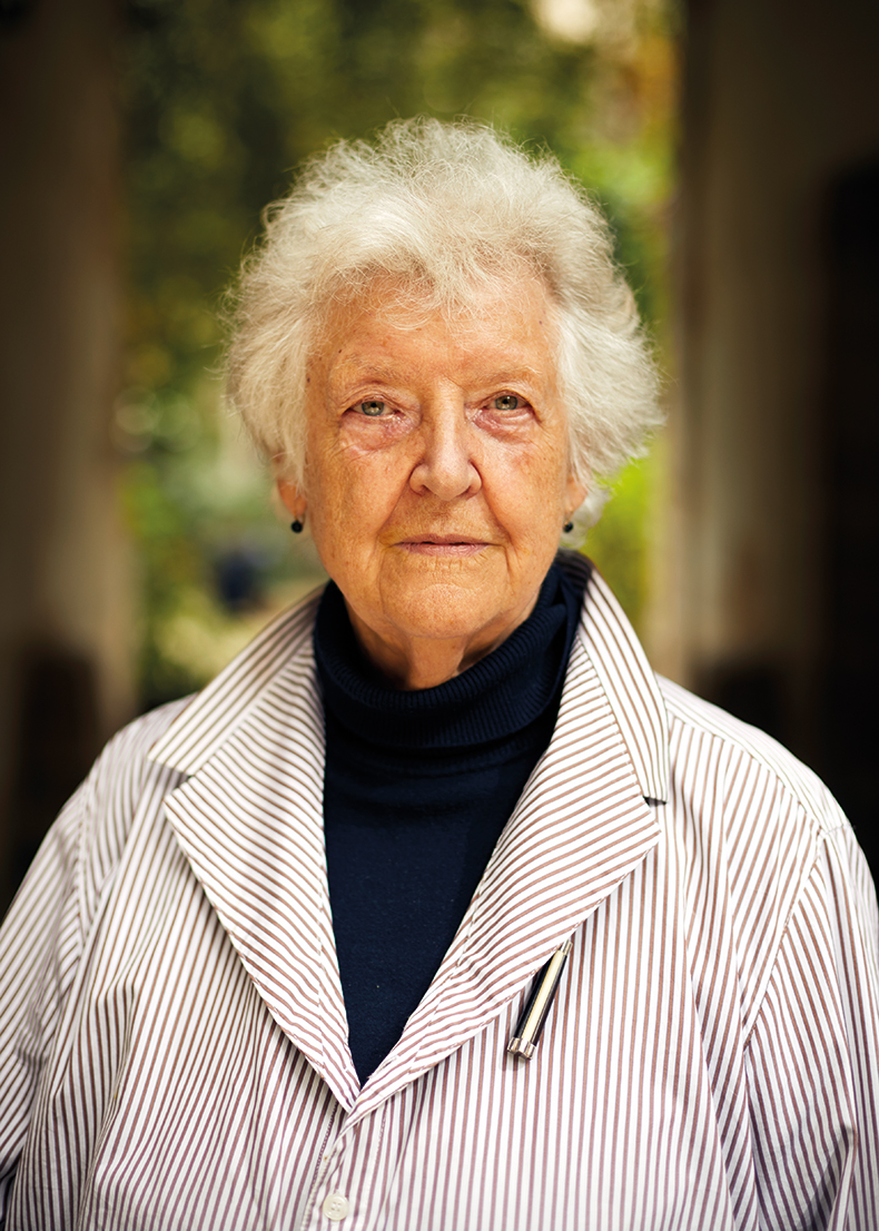 Sheila Hicks photographed in the courtyard outside her studio in Paris, August 2021. Photo: Samuel Kirszenbaum