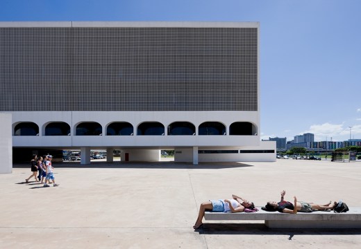 View of the National Library of Brasil in Brasília, designed by Oscar Niemeyer and photographed by Iwan Baan for his publication ‘Brasília – Chandigarh: Living with Modernity’ (Lars Müller, 2010).