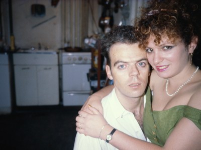 Nan on Brian’s lap, Brian’s birthday (1981), from ‘The Ballad of Sexual Dependency’. Maison Européenne, Paris.