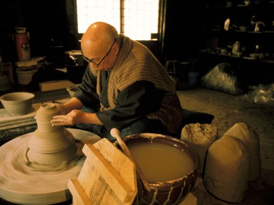 Shoji Hamada at work in 2008
