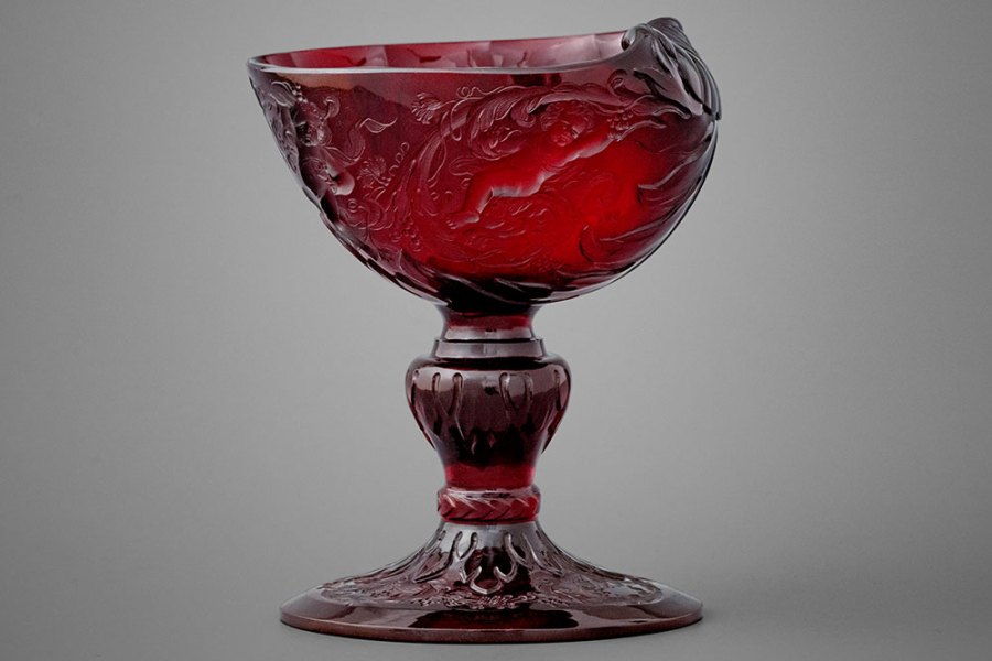 Engraved gold ruby goblet (c. 1685–90), Johann Kunckel, engraving att. to Gottfried Spiller. Courtesy Rijksmuseum, Amsterdam