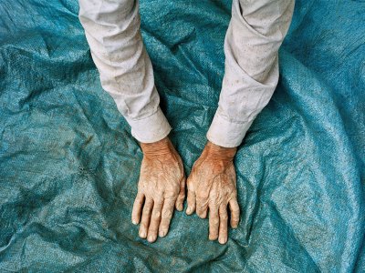 Crease from the series 'In the exodus, I love you more' (2014–ongoing), Hoda Afshar. Courtesy the artist; © Hoda Afshar