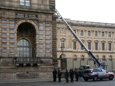 Louvre remains closed after crown jewels stolen in broad daylight